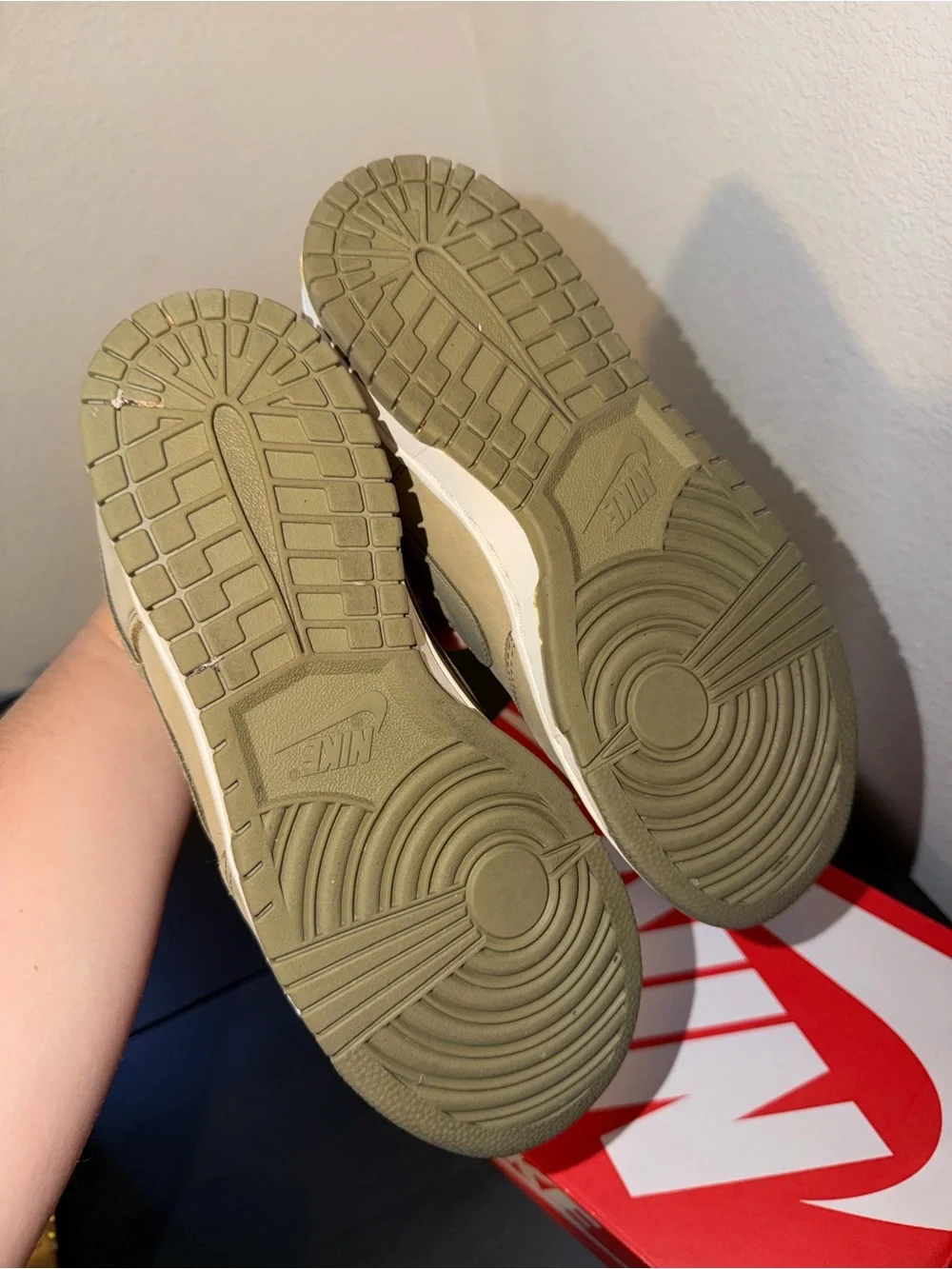 Nike Dunk Low in Olive Green/Tan